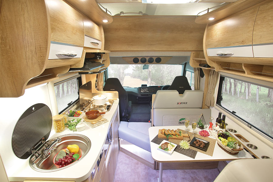 ダイネット&キャビン