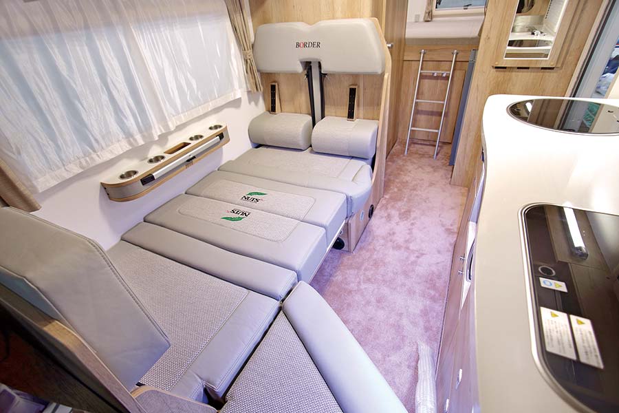 ダイネットベッド