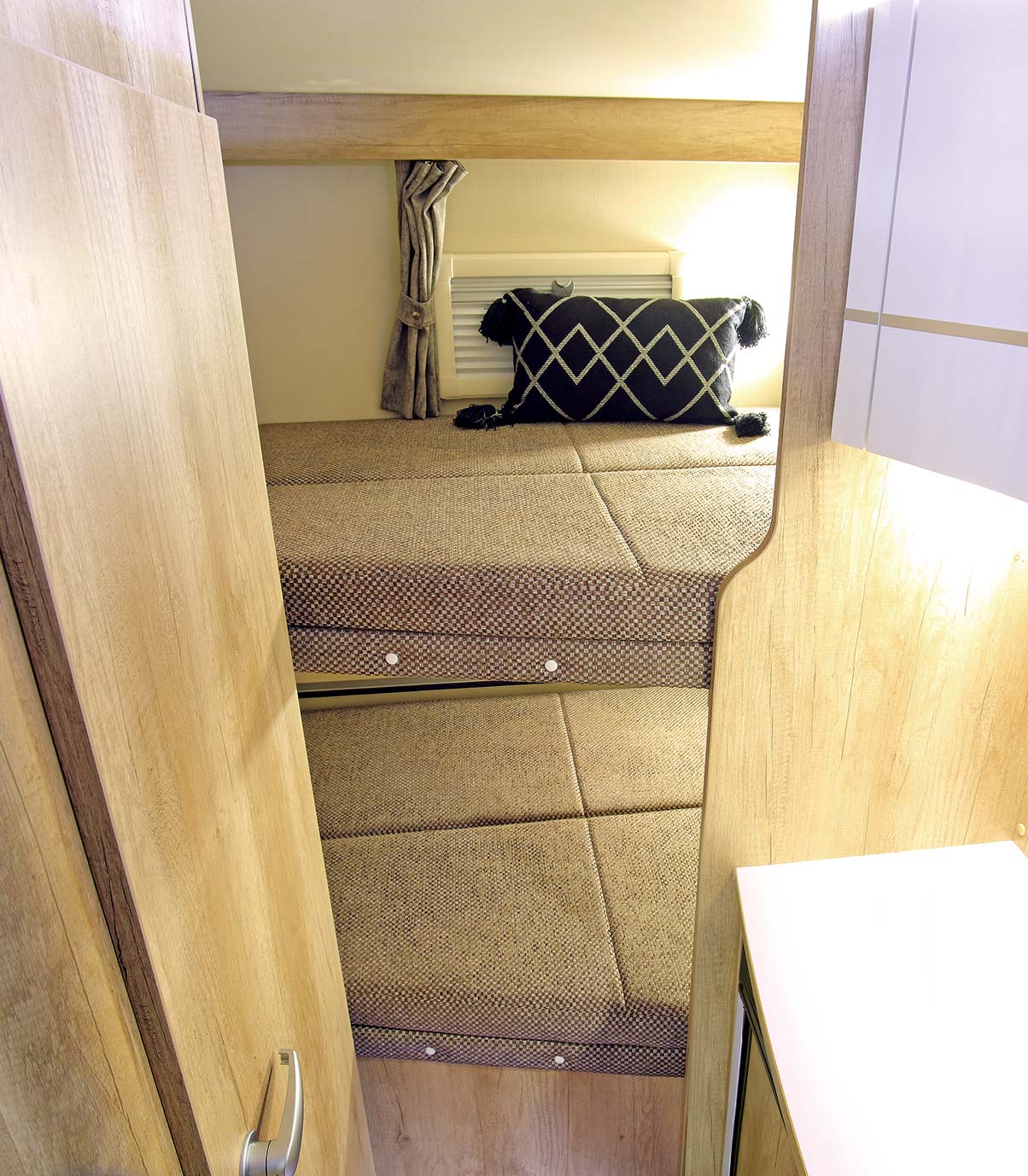 リヤベッドスペース