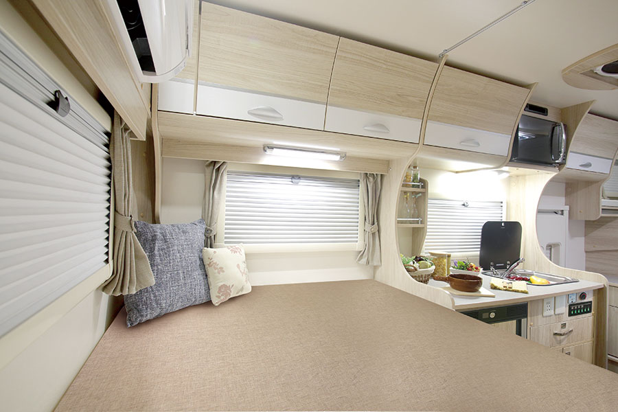 常設セミダブルベッド