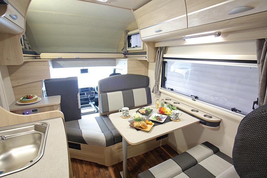 ダイネット&キャビン