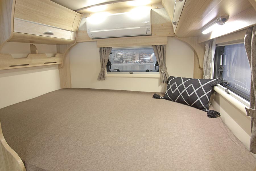 常設ダブルベッド