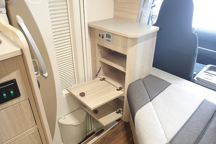 シューズボックス