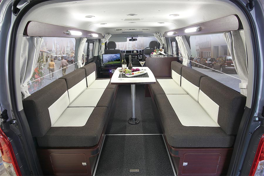 広々とした車内